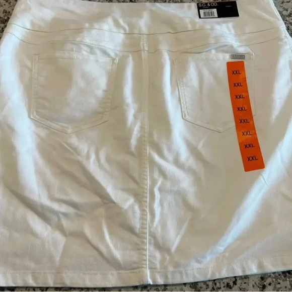 S.C. & CO Ladies' Denim Skort NWT Size XXL - Picture 6 of 9